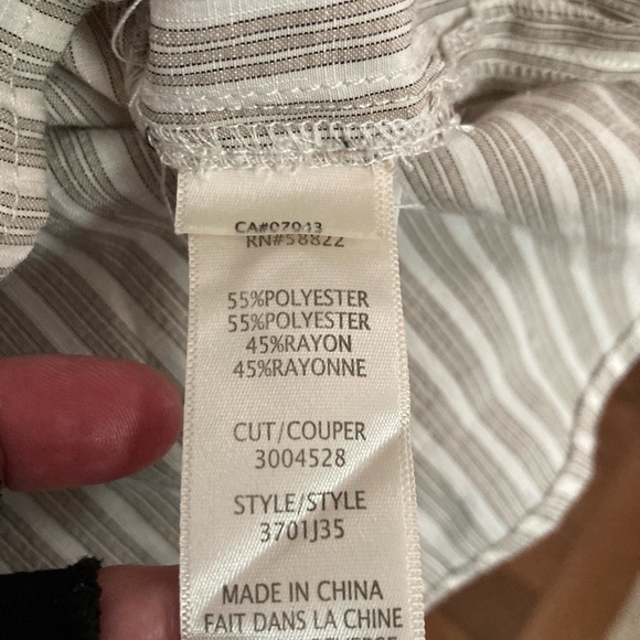 MAX STUDIO short sleeve shirt Size Large Beige & White striped Wore 2x too long - Picture 9 of 10